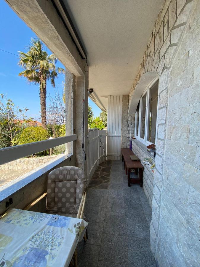 Apartmani Sara Omišalj Exteriér fotografie