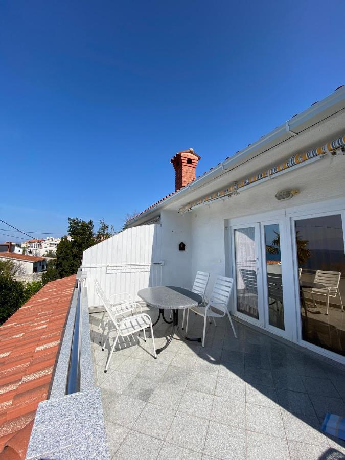 Apartmani Sara Omišalj Exteriér fotografie