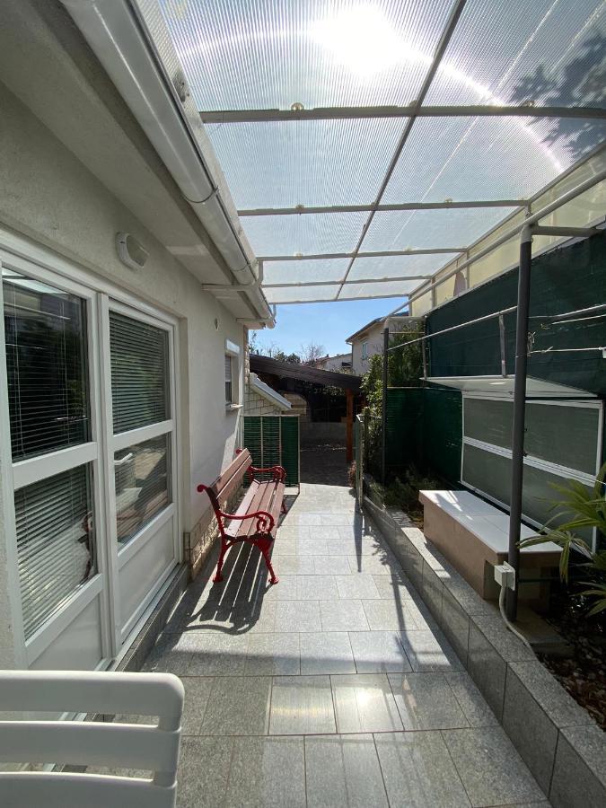 Apartmani Sara Omišalj Exteriér fotografie